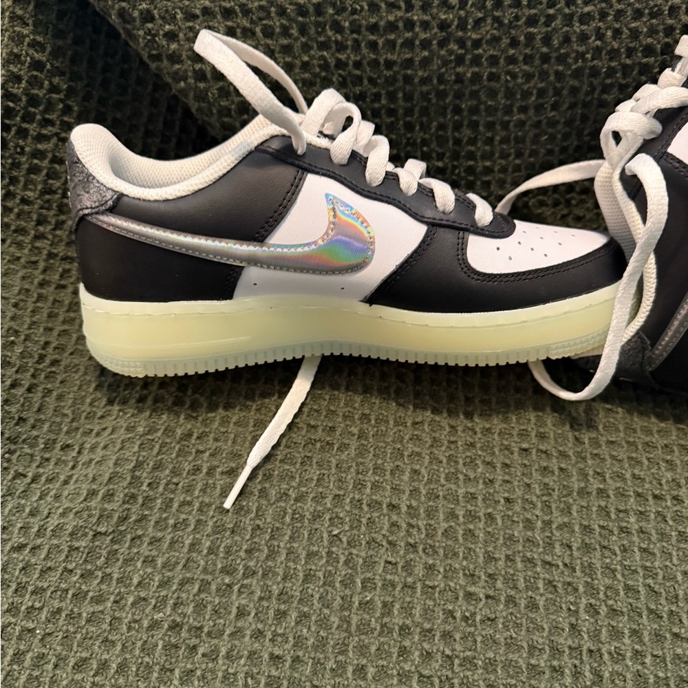 Nike Air Force 1 LV8 GS 'Year of the Dragon' FZ5529-103